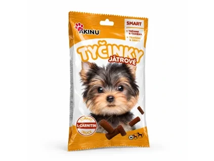 Packshot SKU 205795 (Akinu Játrové tyčinky s L-carnitinem 60 g) — sólo, náklon dle 173009. Maketa v Heliosu chybí; obal z BaseLinker packshotu cbdcae56. 2k 1:1, v1 ze 2.