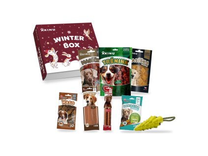 Packshot vánočního boxu Akinu VÁNOČNÍ box pro velké mlsné psy (147502) na bílém pozadí, 1000 × 1000 px. Krabice WINTER BOX + pamlsky: MASÍČKA Kachní prsíčka 204810, Kolagenové tyčinky s chondroitinem 204718, MLSKA Játrové salámky 204763, MASÍČKA PREMIUM Mobility 176277, Sušené plíce 20709, Trénink Kachní kostky 207083, DENTASTAR Tyčky 204736 a hračka ČESKÝ LES Smrček s provazem 190242. Složeno z oficiálních maket a packshotů produktů.