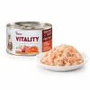Packshot se surovinou — Vitality Kuřecí & losos 263020, podle vzoru 263039. Reference obalu = e-shop packshot z BaseLinkeru (76b2c539), v Heliosu chybí štítek Maketa.