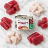 Ukázka ke schválení: flat-lay Vitality Tuňák & síh 263021 na světlém mramoru, syrový tuňák + síh okolo, kompozice podle vzoru 263039 (Suprimo). Reference obalu = e-shop packshot (58dc9f65), maketa v Heliosu chybí.