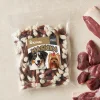 Flat-lay pro řadu Masíčka (SKU 204868, 300 g) — oprava etikety na aktuální/správnou verzi, kompozice (travertinová deska, syrové kachní maso) zachována z původního assetu.