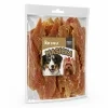 Packshot produktu solo na bílém pozadí — řada Akinu Masíčka 300 g, pamlsky pro psy. Náklon dle SKU 204812 jako vizuální reference. Skutečný metered cost 6.5 cr (pole cost_credits integer, zaokrouhleno na 7).