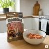 Lifestyle scéna 2 — miska s kuřecími proužky v kuchyni, moderní české bydlení, ráno.