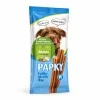 Packshot Akinu PAPKY Tyčky pamlsek pro psy dentální 4 ks (205846) na bílém — natočení sjednocené podle vzoru 174027 (řada Papky).