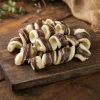 Suprimo Hovězí & kuřecí spirála (176292) — ingredience na prkénku